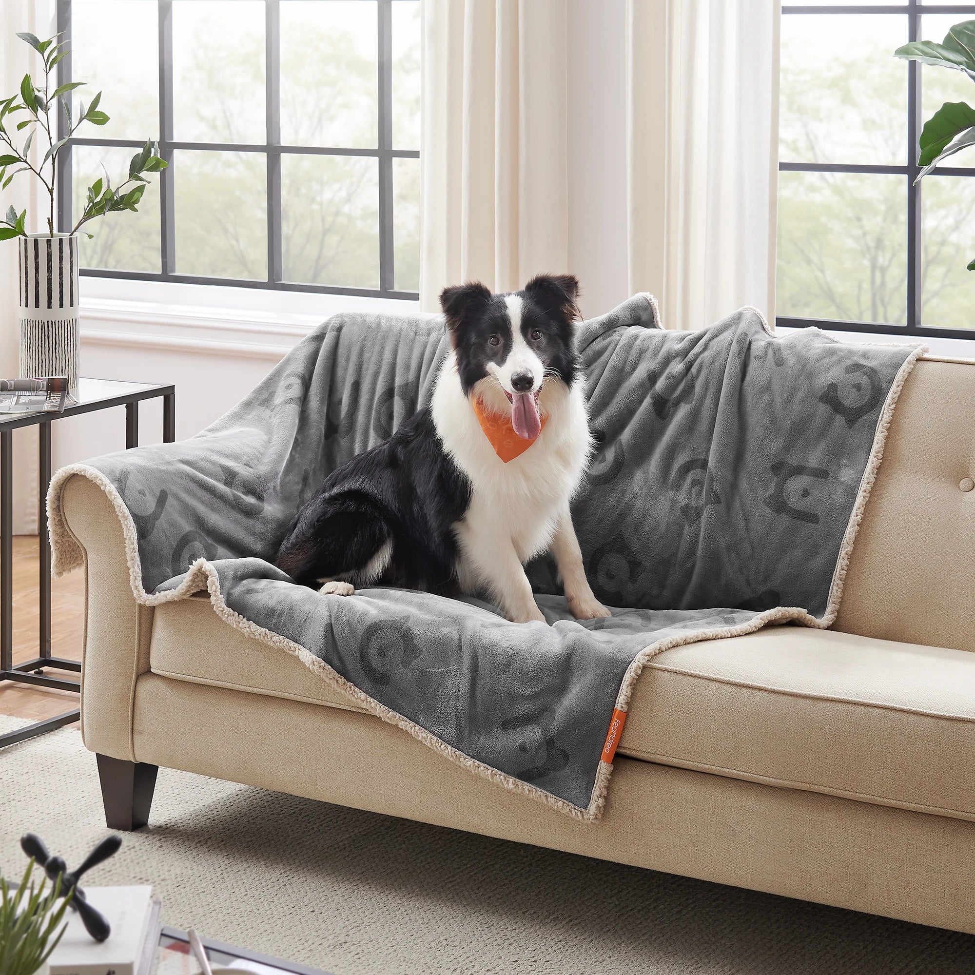 FEANDREA Wasserdichte Haustierdecke – Kuschelige Sherpa- & Flanell-Decke für Hunde & Katzen